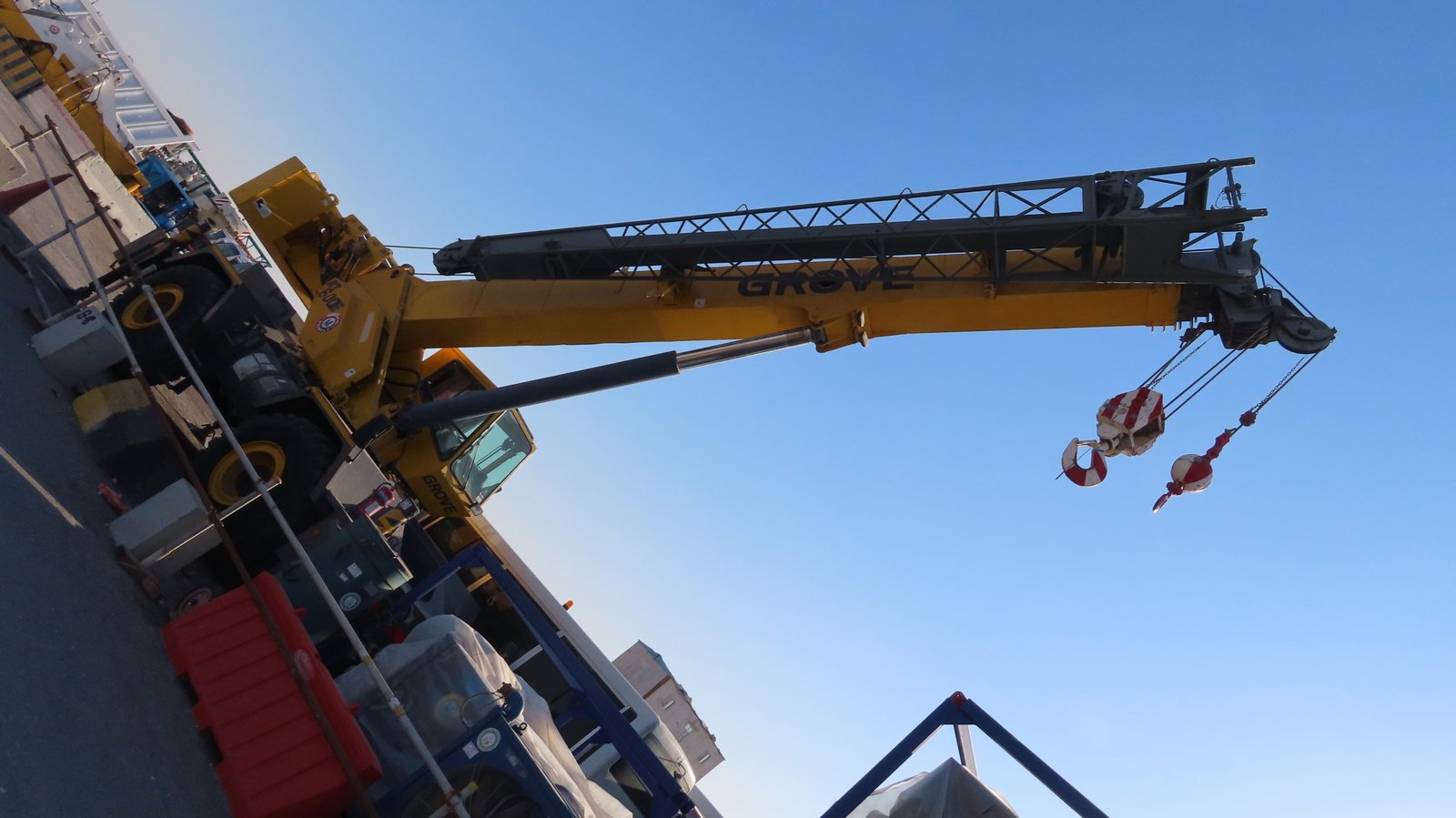 grove-rt600e-crane-qatar