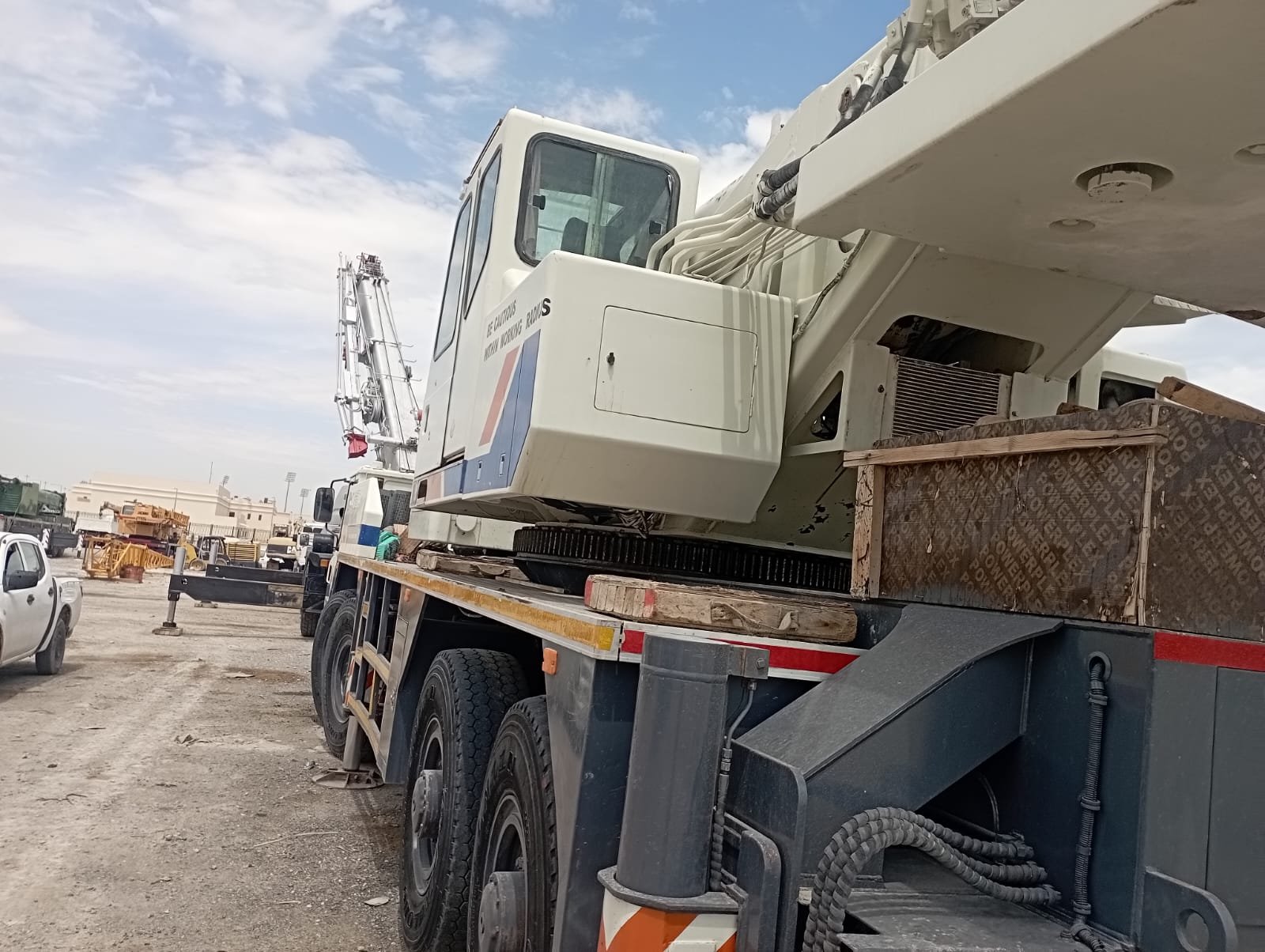 zoomlion-zmc85-crane-qatar